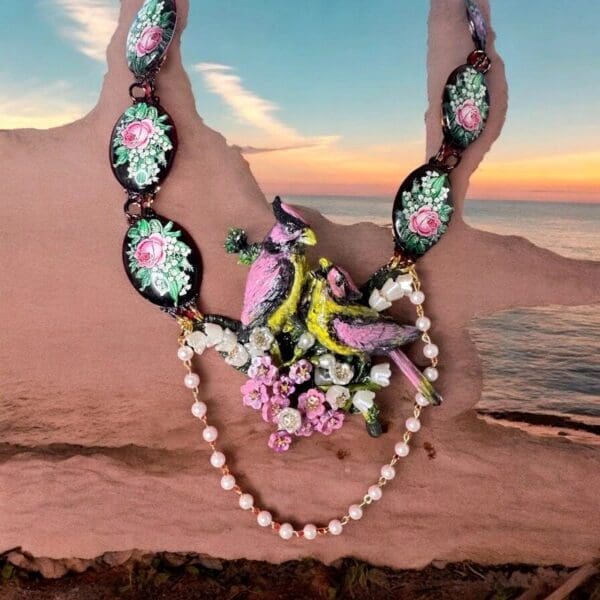 10367 Love Birds Vintage Style Cameos Unusual Necklace - Image 8