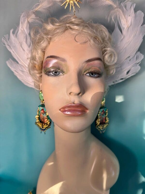 A mannequin with blonde hair and green eyes.