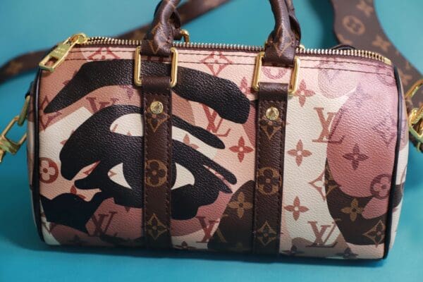 A bag with a picture of hands on it