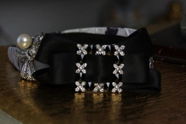 1309 Baroque Elegant Grey Crystal Bow Headband - Image 2