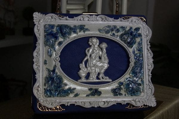 A picture frame with a woman and man in it.