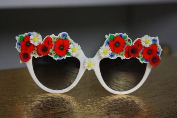 SOLD! 1404 SET Earrings Plus Designer Inspired Baroque Poppy Daisy Sunglasses - Image 5