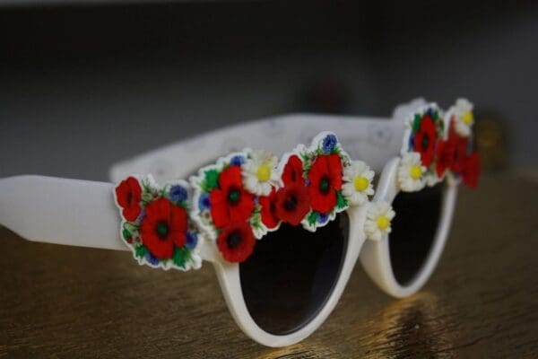 SOLD! 1404 SET Earrings Plus Designer Inspired Baroque Poppy Daisy Sunglasses - Image 4