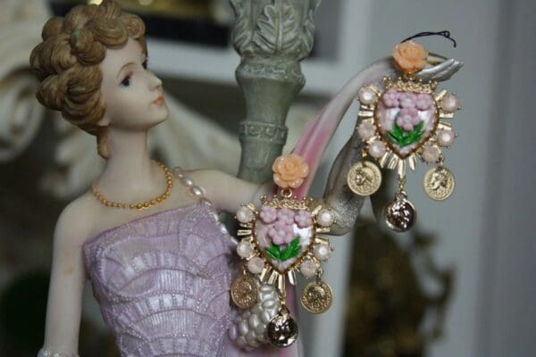 SOLD!1417 Designer Inspired Baroque Pale Pink Coin Heart Earrings - Image 4