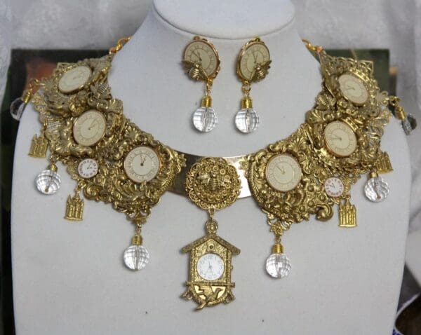 SOLD! 1476Total Baroque Gold Filigree Collar Clock Fairy Collection 2016 Bee Set - Image 5