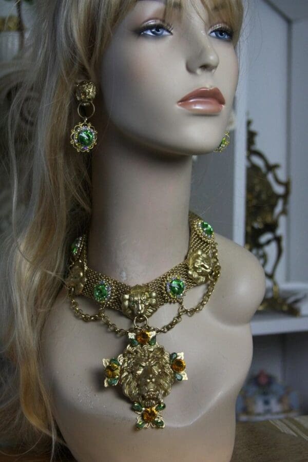 SOLD! 1489 Total Baroque Lion Green Swarovski Crystal Set - Image 10