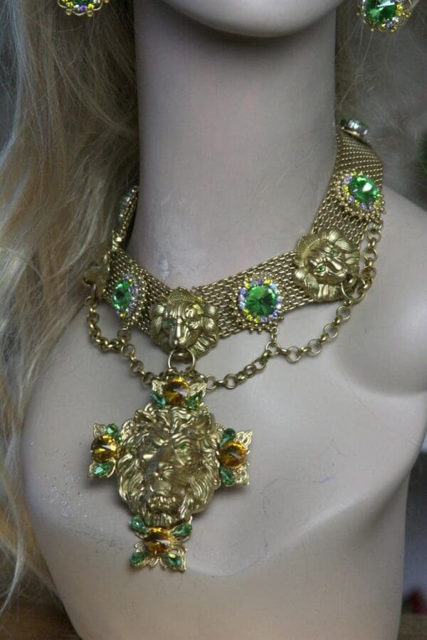 SOLD! 1489 Total Baroque Lion Green Swarovski Crystal Set - Image 9