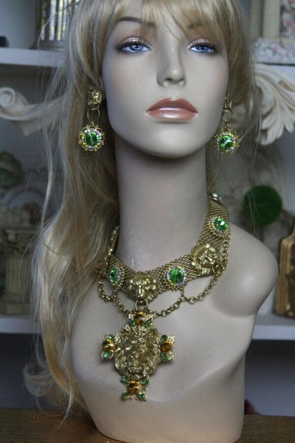 SOLD! 1489 Total Baroque Lion Green Swarovski Crystal Set - Image 4
