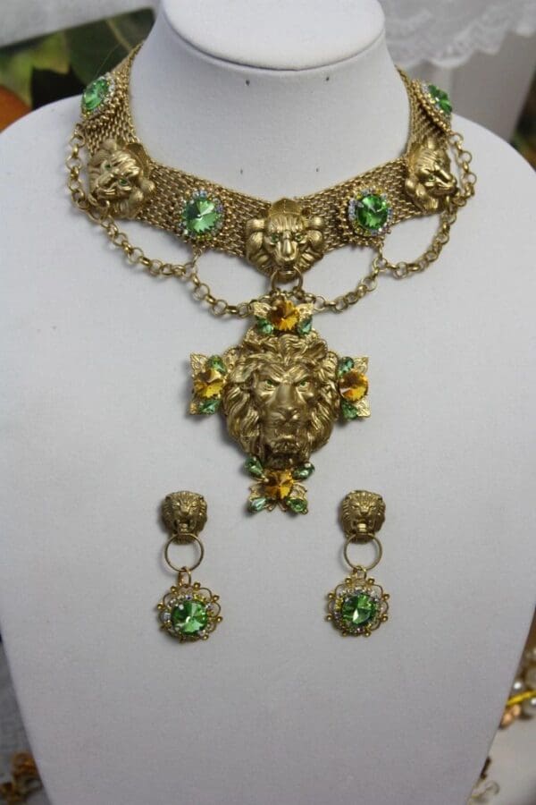 SOLD! 1489 Total Baroque Lion Green Swarovski Crystal Set - Image 6