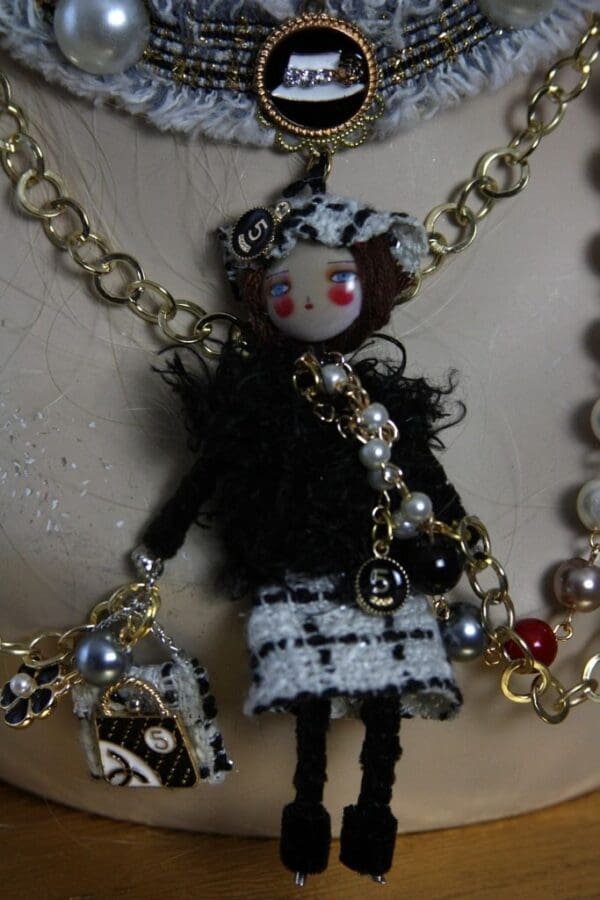 SOLD!1516 Madam Coco Doll Fancy Brooches Pearl Necklace Set - Image 3