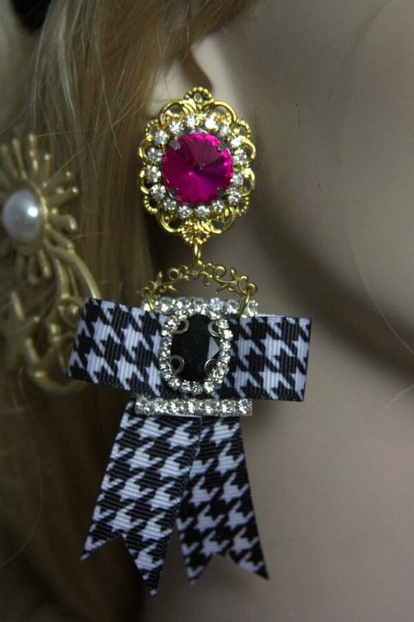 SOLD! 1547 Trendy Designer Inspired Houndstooth BroochCrystal Studs - Image 4