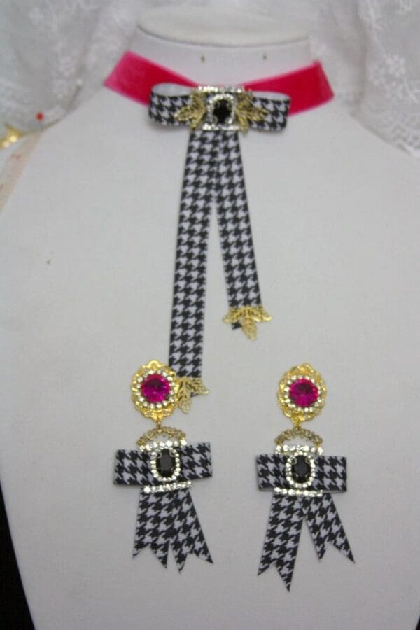SOLD! 1547 Trendy Designer Inspired Houndstooth BroochCrystal Studs - Image 6