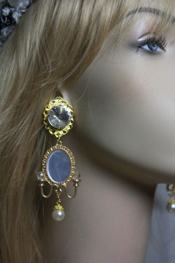 SOLD! 1583 Runway Baroque Mirrow Crystal Massive Pearl Earrings Studs - Image 4