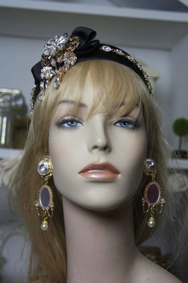 SOLD! 1583 Runway Baroque Mirrow Crystal Massive Pearl Earrings Studs - Image 3