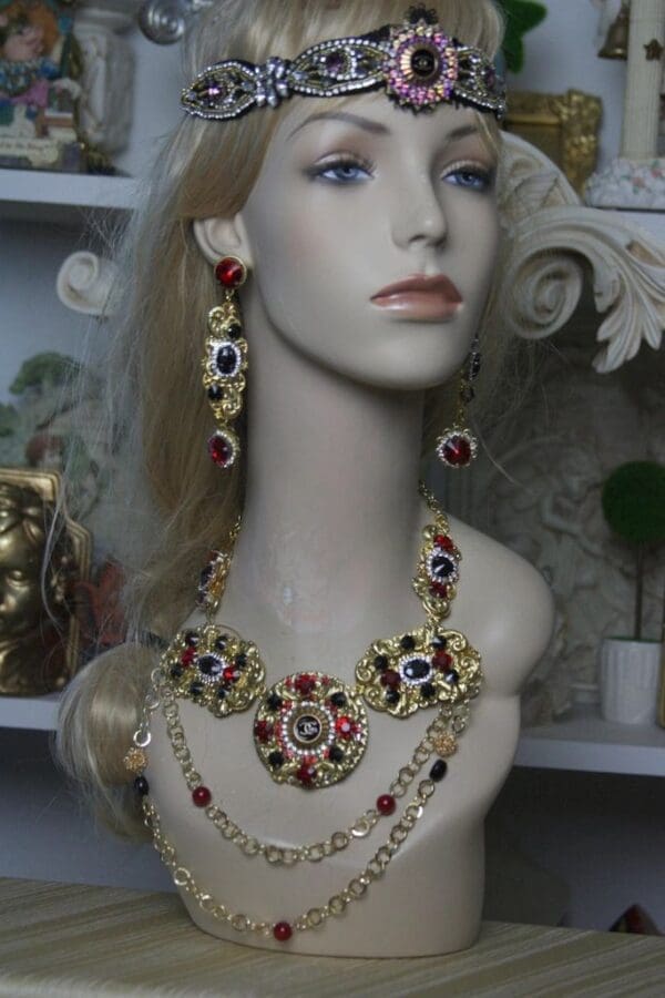 1617 Repurposed Chanel Vintage Button Baroque Style Chained Necklace Set - Image 7