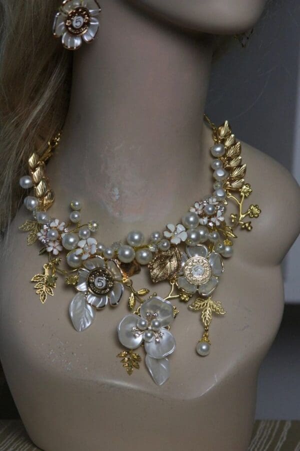 SOLD! 1619 Madam Coco Charms Pearl FLower Gold Leaf SET - Image 6