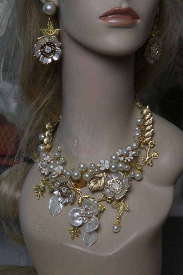 SOLD! 1619 Madam Coco Charms Pearl FLower Gold Leaf SET - Image 4