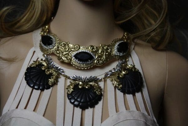 SOLD! 1741 Baroque Black Crystal Shell Huge Necklace SET - Image 8