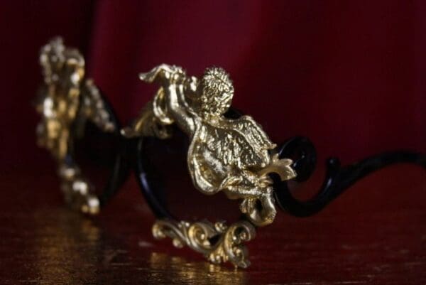 SOLD! 1820 Total Baroque Gold Faced Cherubs Angels Embellished Shades - Image 5