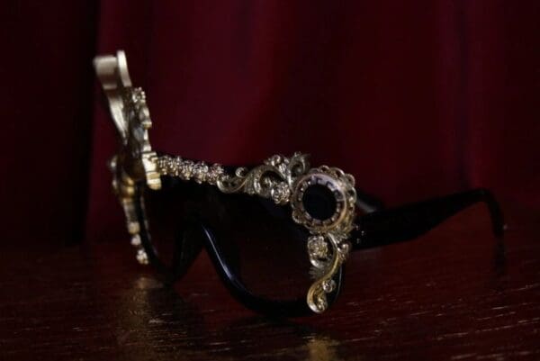 SOLD!1873 Baroque Unisex Gold Pegasus Fancy sunglasses - Image 4