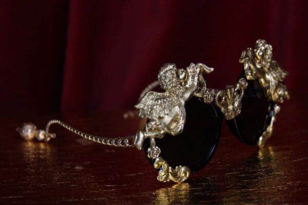 SOLD! 1877 Total Baroque Faced Gold Cherubs Swan Embellished Sunglasses Shades - Image 4