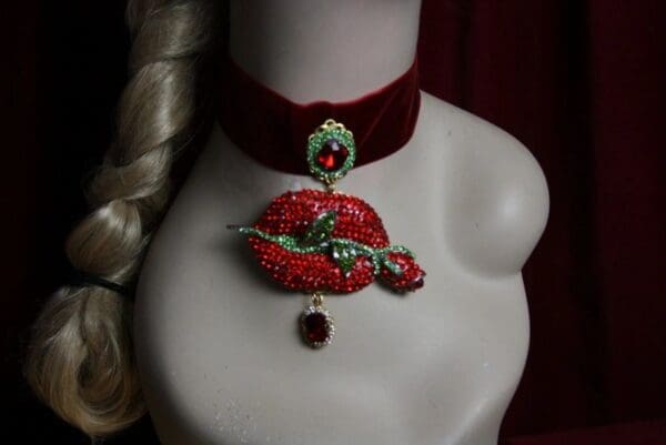 SOLD! 1887 Set Of Red Huge Crystal Lips Rose Velvet Choker+ Earrings - Image 7