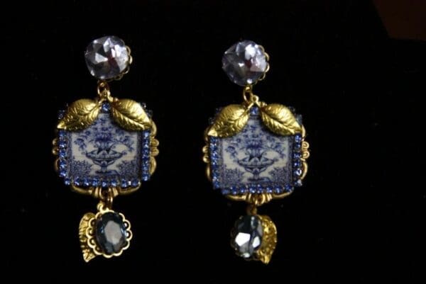 SOLD! 1928 Blue Vase Designer Inspired Leaf Earrings studs - Image 6