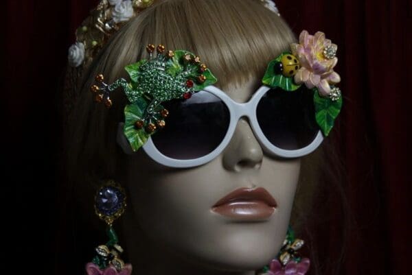 SOLD! 1949 Hand Painted Lily Leaf Ladybug Crystal Frog Sunglasses - Image 3
