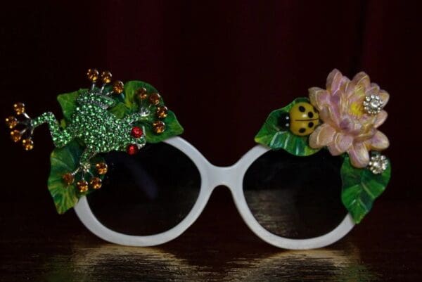 SOLD! 1949 Hand Painted Lily Leaf Ladybug Crystal Frog Sunglasses - Image 4
