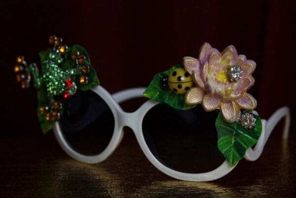 SOLD! 1949 Hand Painted Lily Leaf Ladybug Crystal Frog Sunglasses - Image 6