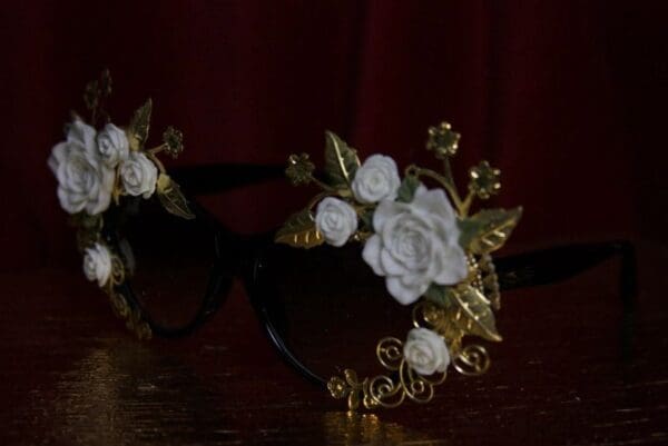 SOLD!1957 White Rose Gold Leaf E,bellished Sunglasses - Image 4