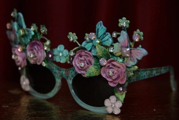 SOLD! 1959 Vivid Butterfly Hand Painted Flower Pastel Aqua Shades - Image 5