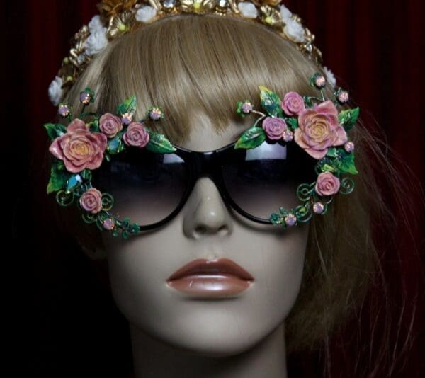 SOLD!1962 Elegant Vivid Hand Painted Leaf Roses Embellished Sunglasses - Image 9
