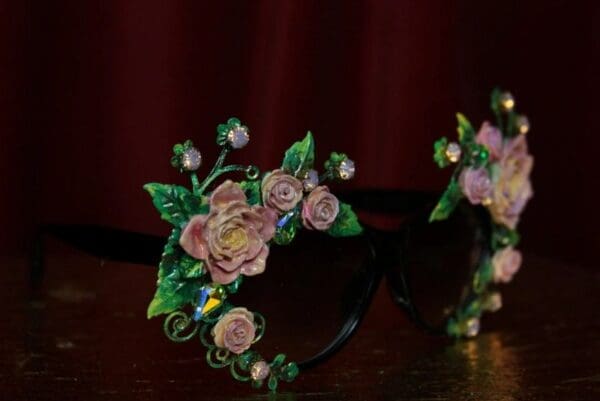 SOLD!1962 Elegant Vivid Hand Painted Leaf Roses Embellished Sunglasses - Image 5