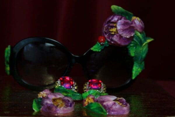 SOLD! 1973 Dark Purple Hand Painted Tulip Sunglasses Shades - Image 5