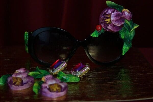 SOLD! 1973 Dark Purple Hand Painted Tulip Sunglasses Shades - Image 7