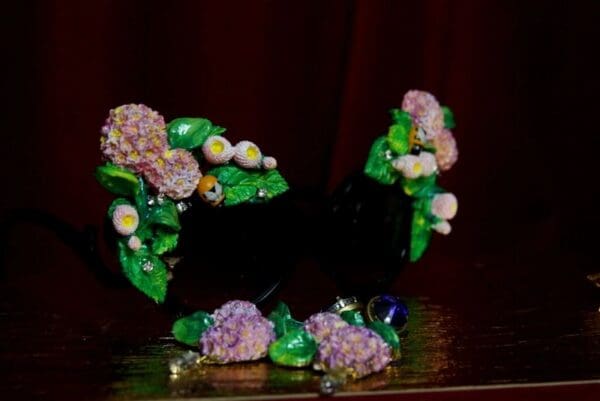 SOLD! 1979 Hydrangea Bee Vivid Embellished Sunglasses - Image 6
