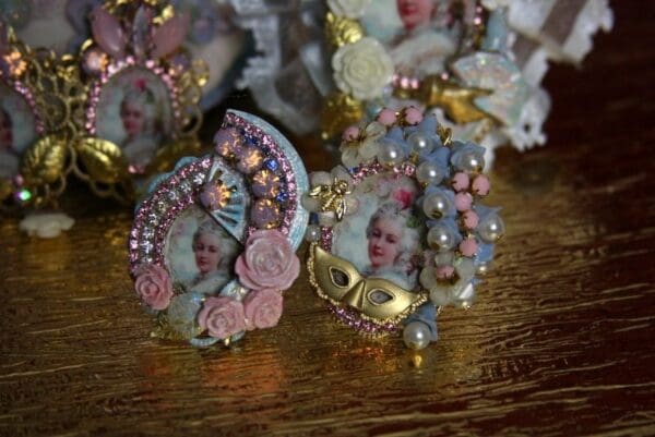 SOLD! 2016 Marie Antoinette Fan Crystal Adjustable Cocktail Ring - Image 8