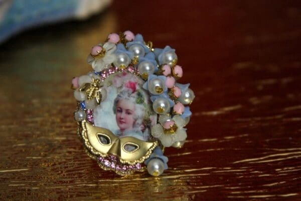SOLD! 2017 Marie Antoinette Adjustable Cocktail Huge Ring - Image 4