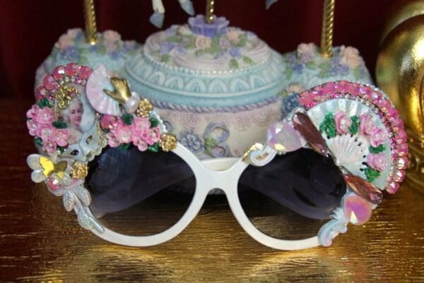 SOLD! 2032 Marie Antoinette Cameo Hand Painted Fan Sunglasses - Image 4