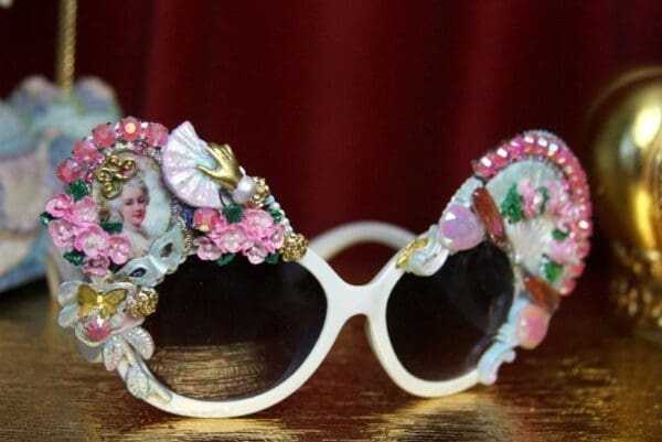 SOLD! 2032 Marie Antoinette Cameo Hand Painted Fan Sunglasses - Image 5