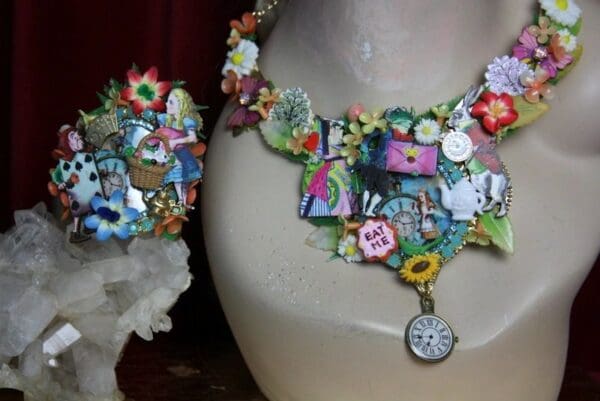SOLD! 2053 Set Of Alice In Wonderland Earrings+ Necklace - Image 5
