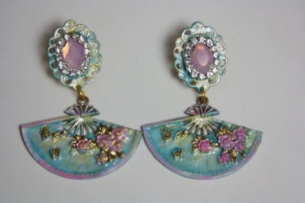 SOLD! 2055 Hand Painted Fan Victorian Studs Earrings - Image 6