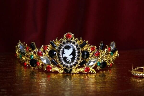 SOLD! 2122 Set Of Baroque Unicorn Crystal Tiara Crown+ Earrings - Image 2