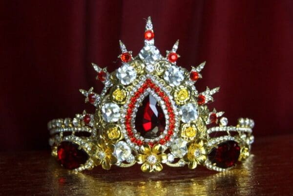 SOLD! 2131 BAroque Red Crystal Star Stunning Tiara Crown - Image 9