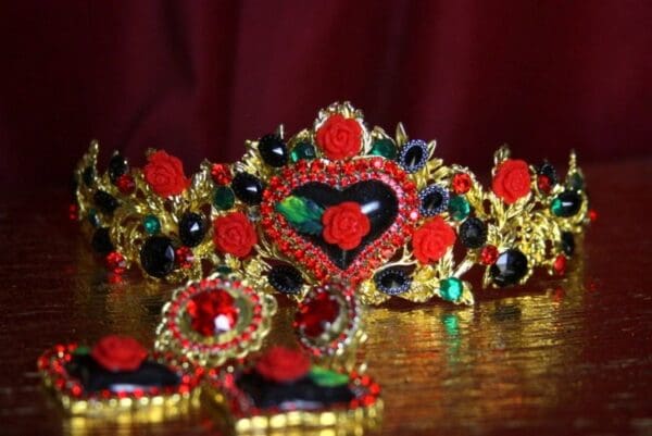 SOLD! 2132 Set Of Black Heart Baroque Red Rose Crown Tiara+ Earrings - Image 5