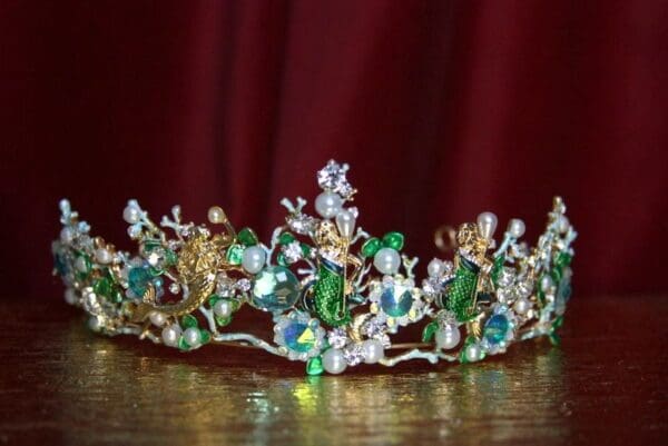 SOLD! 2135 Set Of Mermaids Pearl Hand Painted Stunning Tiara Crown+ Earrings - Image 9