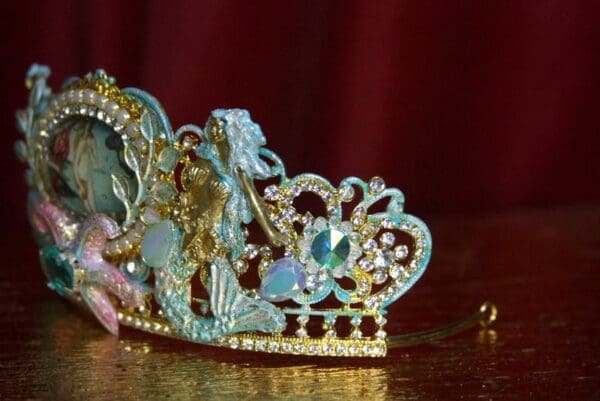 SOLD! 2136 Set Of Earrings+ Birth Of Venus Star Mermaids Hand Painted Tiara Crown - Image 10