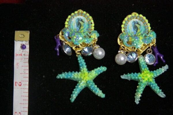 SOLD! 2188 Nautica Seahorse Cameo Hand Painted Studs Earrings - Image 5
