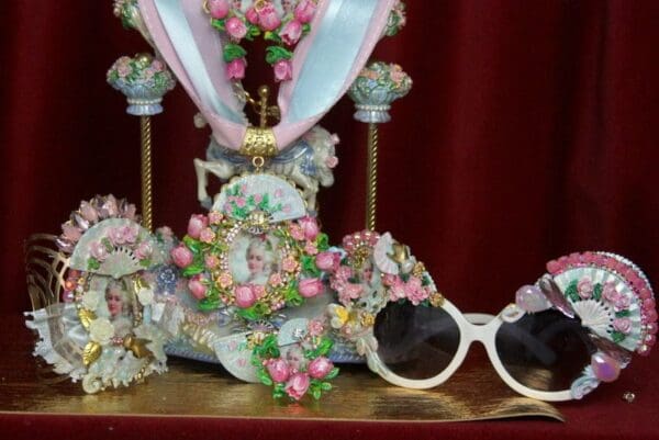 SOLD! 2189 Set Of Hand Painted Massive Marie Antoinette Tulip Fan Necklace+ Earrings - Image 3